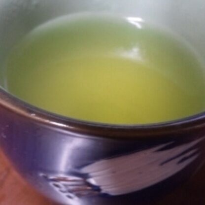 こんばんわ☆
甘い緑茶も結構イケてたけど塩緑茶さっぱりしていて～好み☆夏だったらもっとよかったのかな（笑）
また飲みたいなって思いますね（＾－＾）
ご馳走様♪